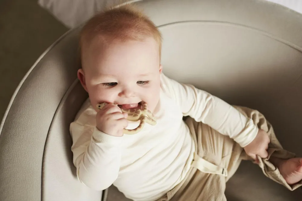 Bidelegetøj|Babylegetøj< Bidering Matchstick Monkey - Støvet rosa