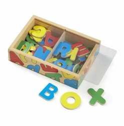 Skolesjov|Montessori<Melissa & Doug Bogstaver i træ med magneter