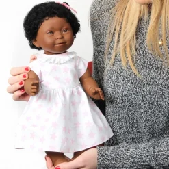 Sociale Kompetencer|Dukker< Dukke m. Downs syndrom - Pige, sort hår, 40 cm