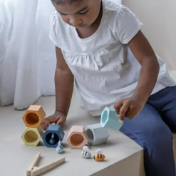 Økologisk Eller Bæredygtig|Trælegetøj<PlanToys Finmotorisk læringsspil - Bikuber