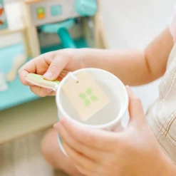 Legekøkken & Legemad<Melissa & Doug Kaffebar i træ, 35 dele