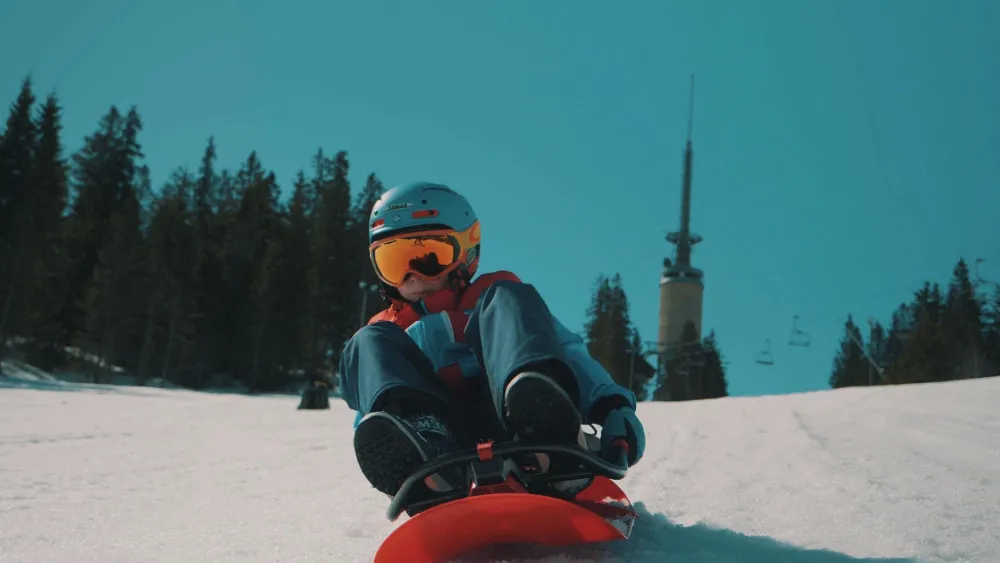 Leg I Sneen< Kælk - Snowbob