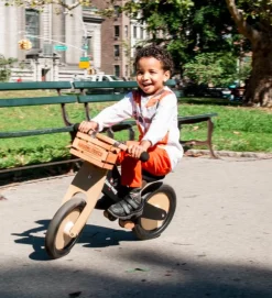 Løbecykler|Babylegetøj<Kinderfeets Løbecykel tilbehør - Tiny Tot transportkasse
