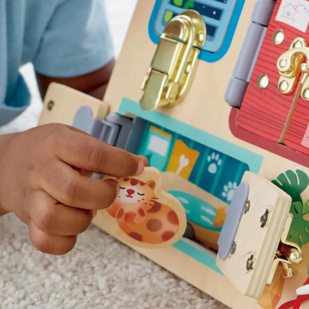 Finmotorik<Hape Låsebræt - Inkl. lys og håndtag