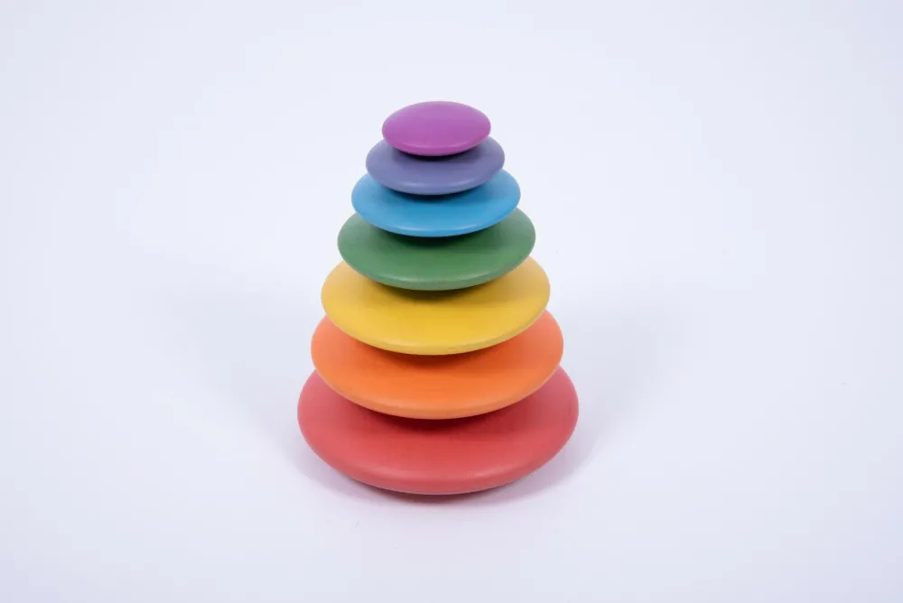 Trælegetøj|Montessori<tickit® Sansesten af træ - Regnbue, 7 stk