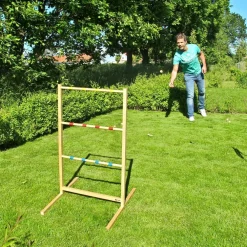 Udeleg< Stigegolf af gummitræ